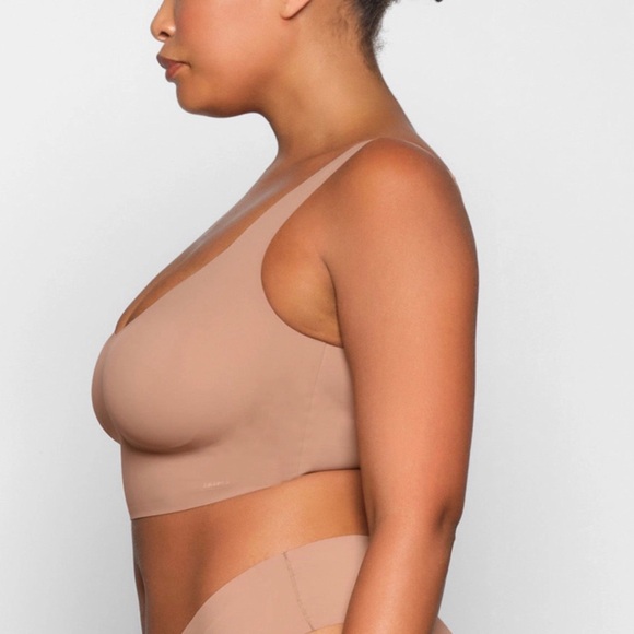 NEW Skims plunge longline bralette - Picture 2 of 8